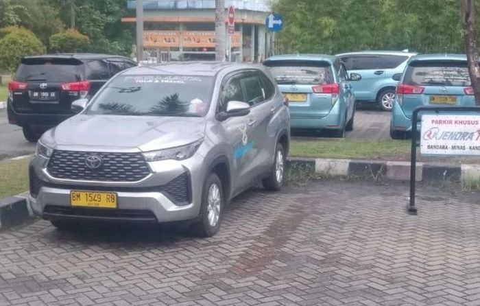 Toyota Kijang Innova Zenix Hybrid jadi travel pelat kuning di Riau, sekali jalan tarif Rp 140 ribu