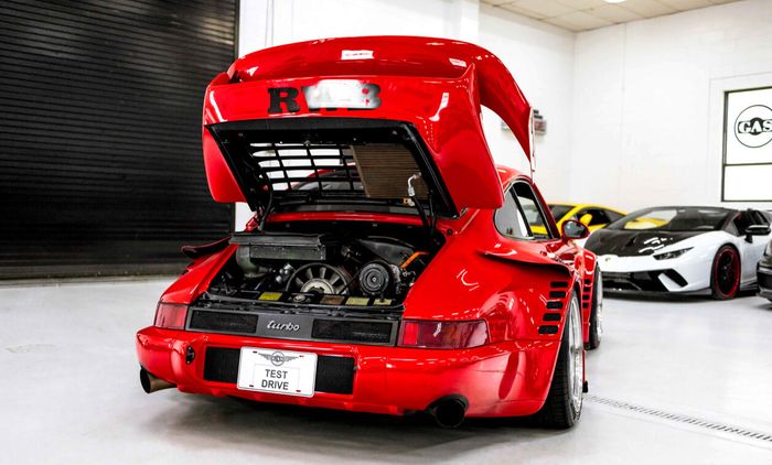 Tenaga mesin Porsche 911 RWB Jezebel juga ikut ditingkatkan