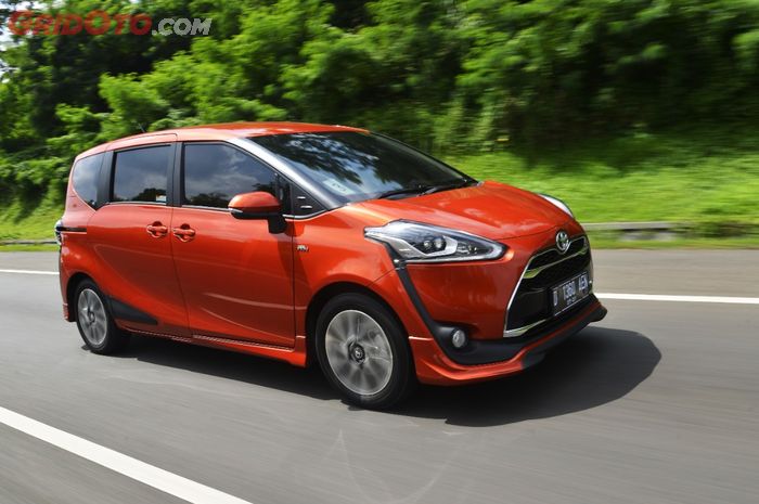 Harga Mobil Bekas Pintu Geser Toyota Sienta 