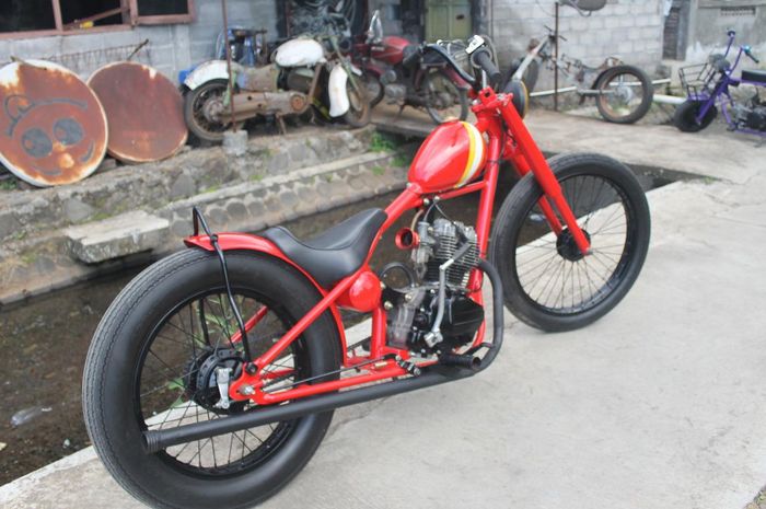 Honda GL Pro dirombak bergaya Skinny Chopper