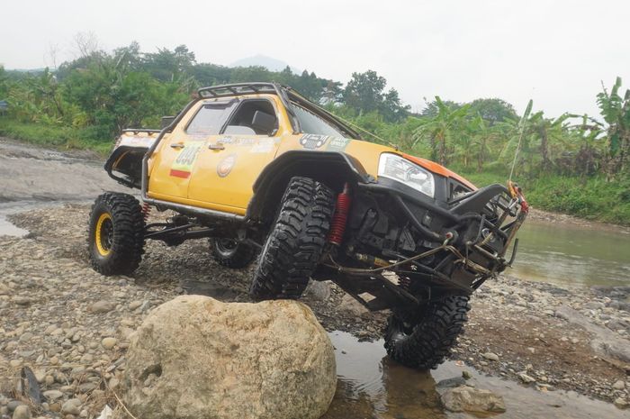 Ford Ranger XLT 2008 modifikasi off-road pakai mesin Jeep Cherokee