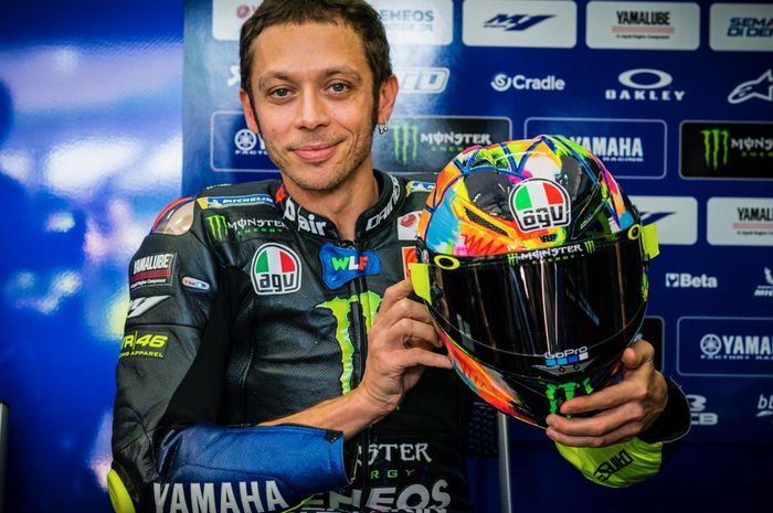 Valentino Rossi perlihatkan helm terbaru untuk sesi tes pra musim MotoGP 2019