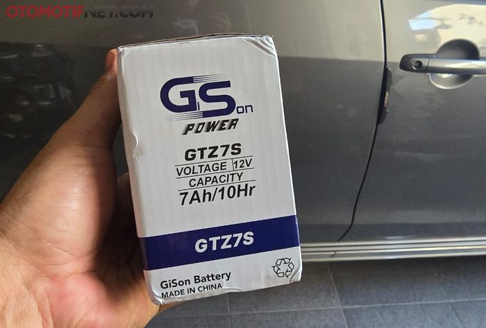 Aki motor GiSon Power. Tertera buatan China