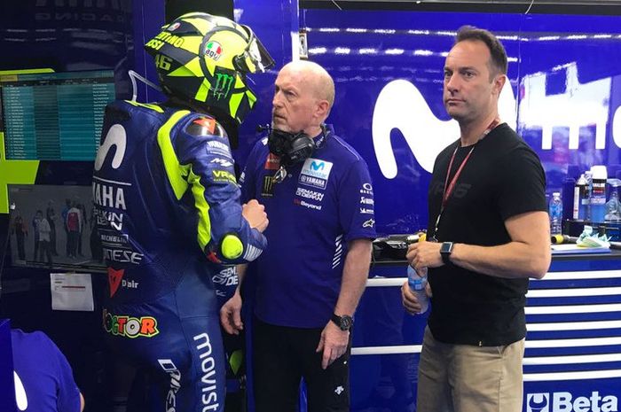 Valentino Rossi di paddock tim Movistar Yamaha