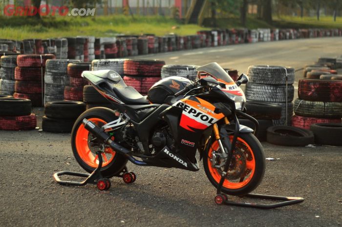 Modifikasi Honda CBR250R berkonsep superbike ala tunggangan Casey Stoner