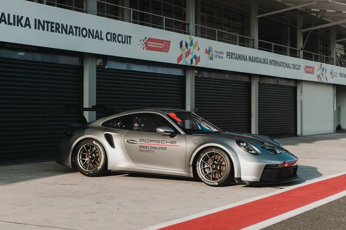 Porsche 911 GT3 Cup di sirkuit Mandalika