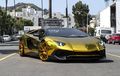 Lihat Nih Lamborghini Aventador SV Punya Chris Brown, Berlapis Emas Broh!