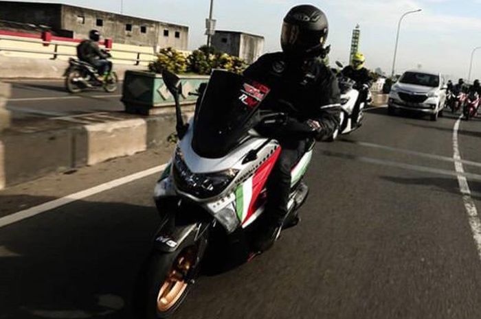 Ilustrasi Yamaha NMAX pakai spion model tanduk