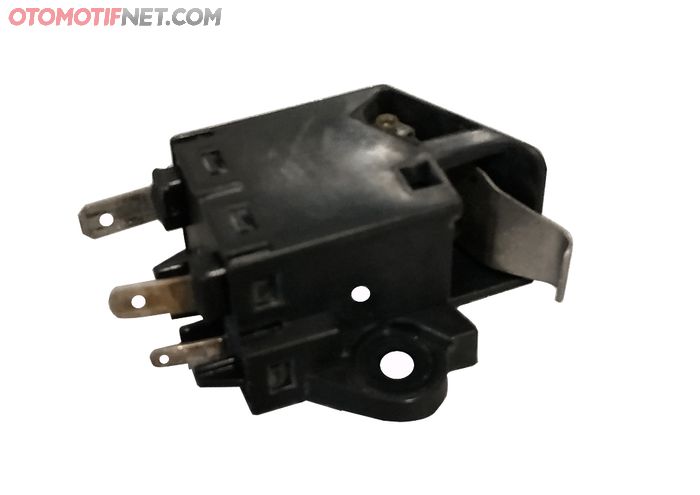 Akibat handel rem belakang Honda PCX 150 ditekan terus, lama-kelamaan lempengan sensor rem jadi datar