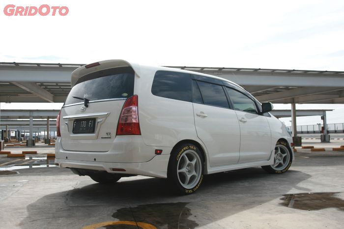 Kijang Innova Dijejali Enkei Tulang, Kejar Aura Sporty, Interior Beda Lagi