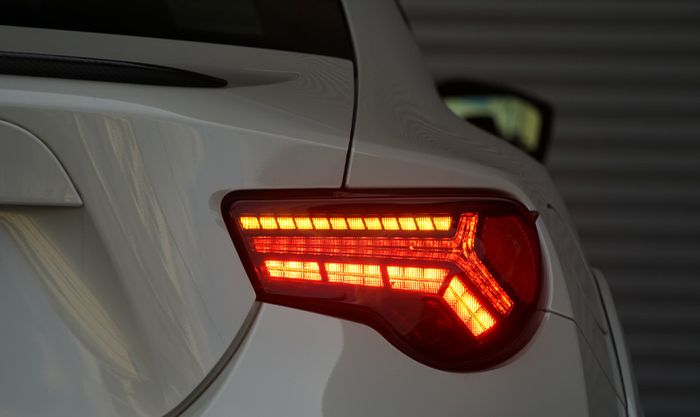 Modifikasi Toyota 86 garapan TOM'S mendapat stoplamp LED futuristik