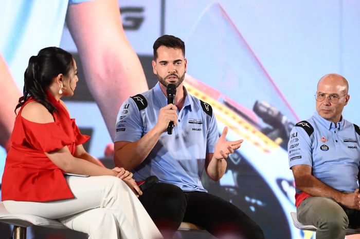 David Castaneda yang merupakan kru mekanik dari Marc Marquez di Tim Gresini Racing MotoGP hadir berikan pengalaman 