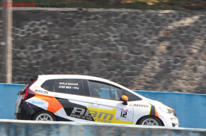 Honda Jazz milik Avila Bahar