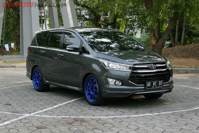 Toyota Kijang Innova pakai body kit Venturer