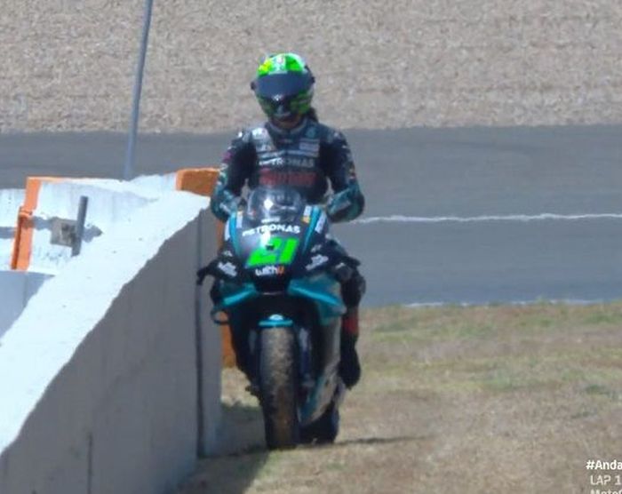 Sepintas kerusakannya mirip dengan yang dirasakan Franco Morbidelli di Sirkuit Jerez pada MotoGP 2020