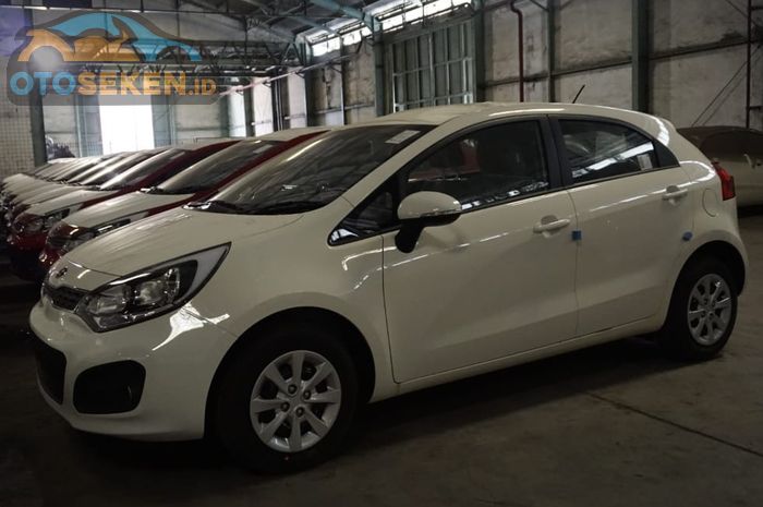 Spesifikasi dan kisaran harga KIA Rio seken tahun 2014.