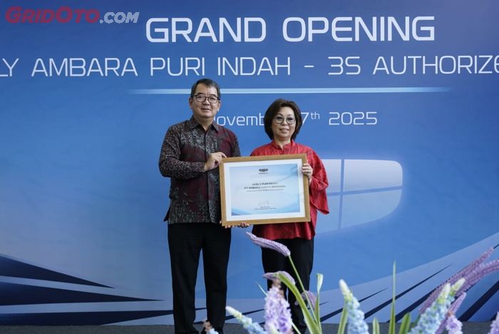 Ambara Group dan Geely Auto Indonesia saat penandatanganan MoU saat peresmian Geely Ambara Puri Indah