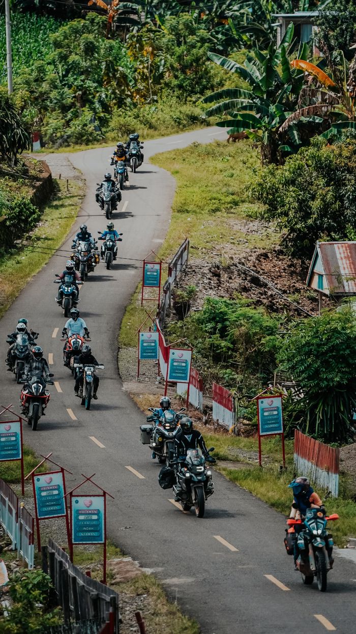 Salah satu agenda rutin yang akan terus digelar adalah Weekend Adventure, yakni touring bulanan ke berbagai destinasi menarik di dalam maupun luar kota.