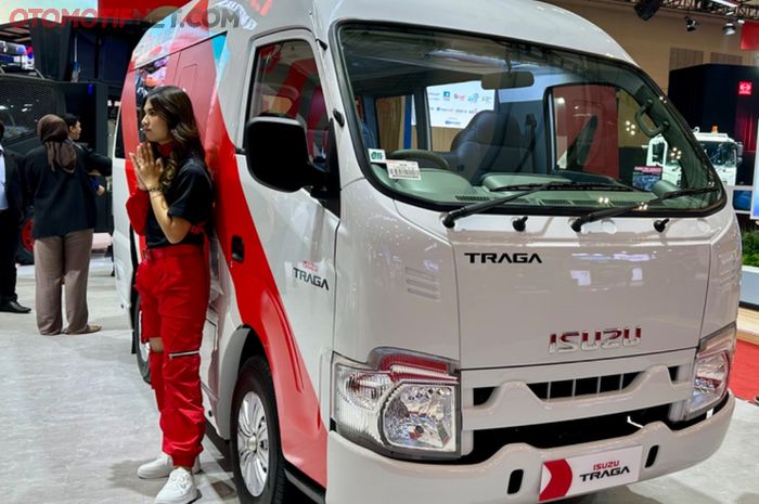 Traga Bus memiliki Panjang 4.660 mm, lebar 1.695 mm, tinggi 2.450 mm, dan wheelbase di 2.250 mm. Mampu dijejali 10 orang penumpang