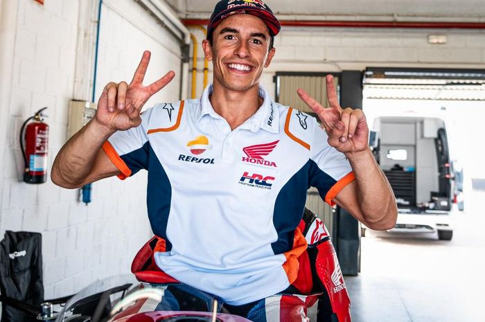 Kondisi lengan kanan alami kemajuan, Marc Marquez akan menuju MotoGP Aragon 2022 dan dipastikan ikut konfrensi pers. 