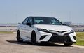 Toyota Camry TRD Enggak Cuma Tampangnya yang Hot, Penjualannya Juga Sob