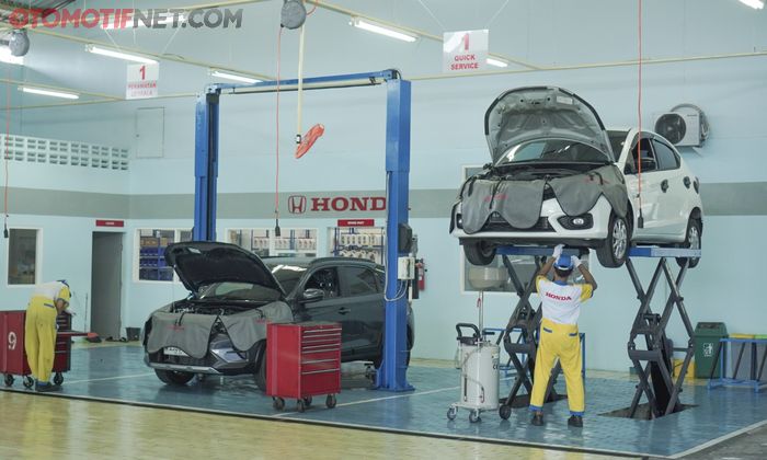 Honda Mandalasena Blitar memiliki fasilitas service yang dilengkapi dengan 3 General Repair Bay, 2 Periodical Maintenance Bay serta ruang tunggu yang nyaman untuk konsumen
