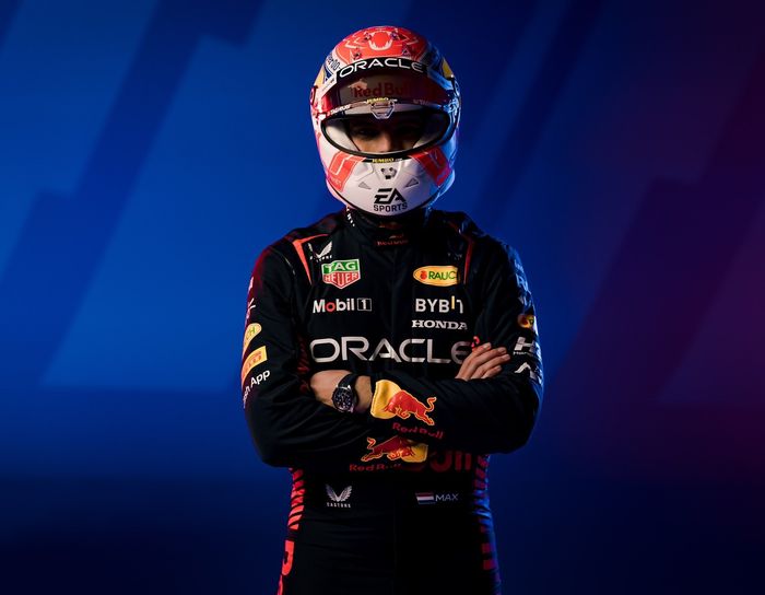 Baju balap pembalap tim Red Bull Racing F1 2023