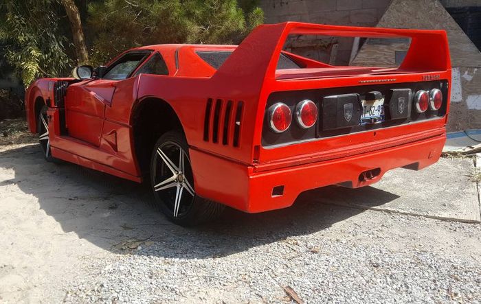 Tampilan Nissan Sentra yang maksa tampilanya jadi Ferrari F40