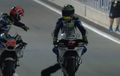 Walah, Apaan Tuh yang Nyangkut di Ban Motor Pembalap MotoGP Ini?