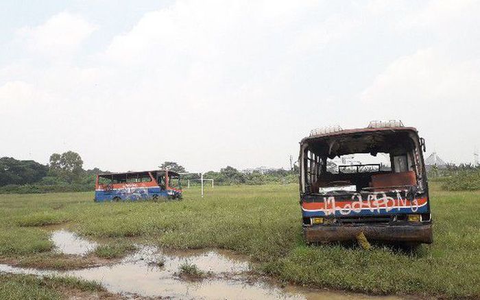 Bus juga ada di Rawa Buaya