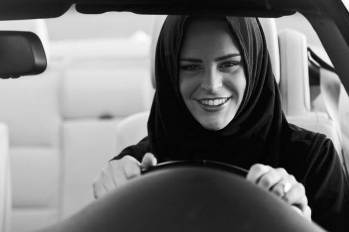 Biaya SIM untuk Perempuan di Saudi Arabia