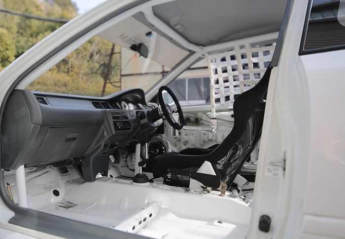 Tampilan kabin modifikasi Honda Civic Estilo sudah dibikin terondol