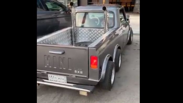 Tampilan belakang Mini Cooper 6x6