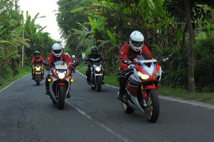 Pengetesan Honda CBR1000RR SP saat itu keliling Bali dan Lombok