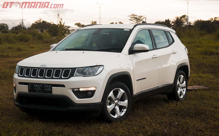 Fascia Jeep Compass mirip dengan Grand Cherokee