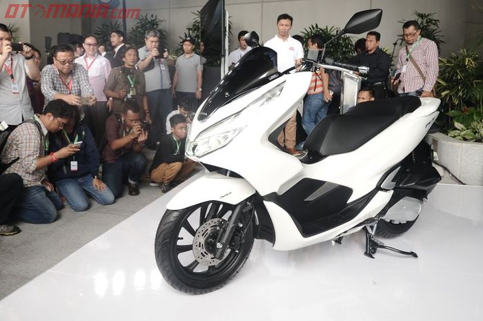 Honda All New PCX 150 terdiri dari 2 varian ABS dan CBS