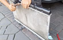 Jangan Tunggu Overheat, Ini Gejala Ringan Radiator Mobil Bekas Kamu Minta Dirawat
