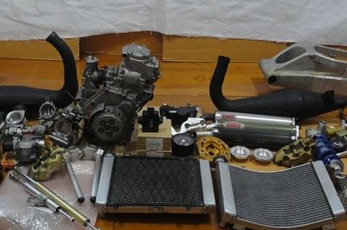 Ilustrasi komponen motor.