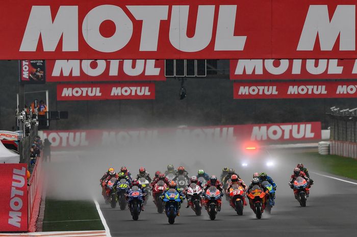 MotoGP Valencia tahun lalu dipentas dalam kondisi wet race