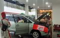 Kantong Gak Jebol, Intip Paketan Servis Mobil Kena Banjir di Auto2000