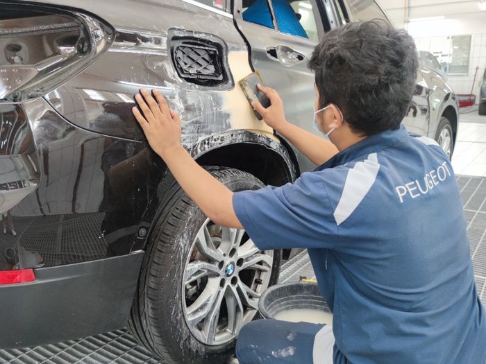 Bengkel bodi dan cat Astra Peugeut terima jasa pengecatan semua merek mobil