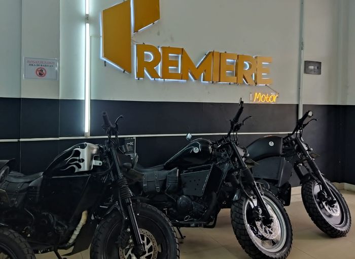 Deretan motor custom di Premiere Motor