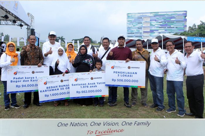 Jasa Marga berikan bantuan kepada masyarakat sekitar tol