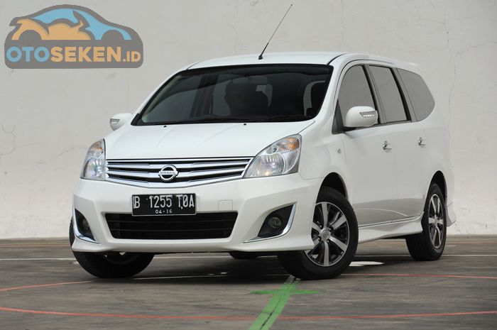 Harga Nissan Grand Livina 2012