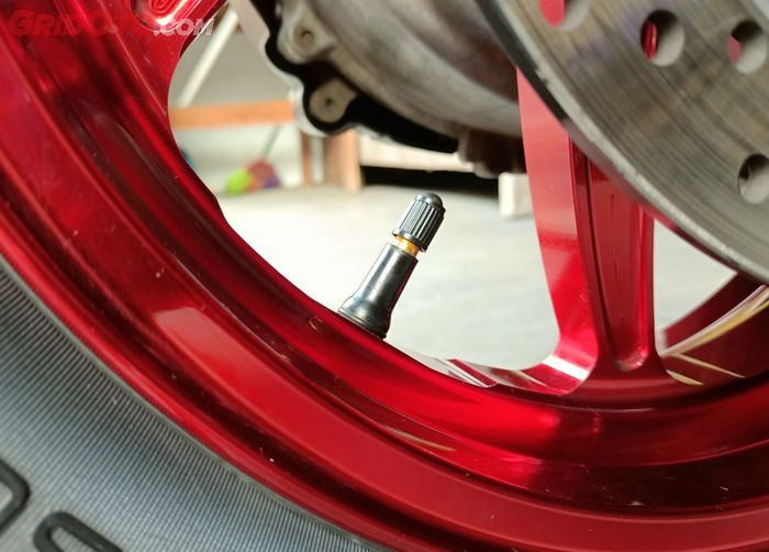 Pentil ban XMAX dijual Rp 15 ribu per pcs