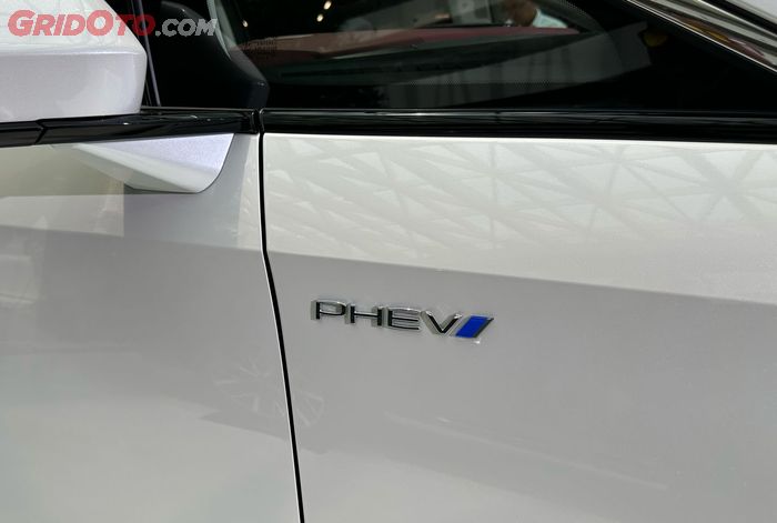 GAC E9 menggunakan teknologi PHEV (Plug-in Hybrid Electric Vehicle)