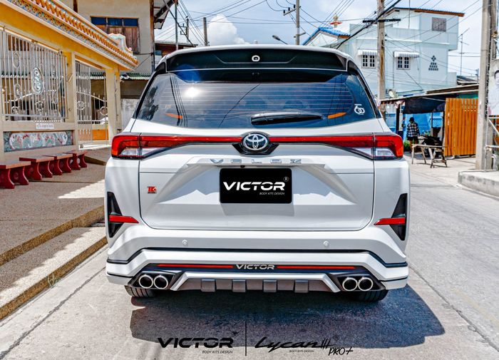 Tampilan belakang modifikasi All New Toyota Veloz dikemas lebih sporty