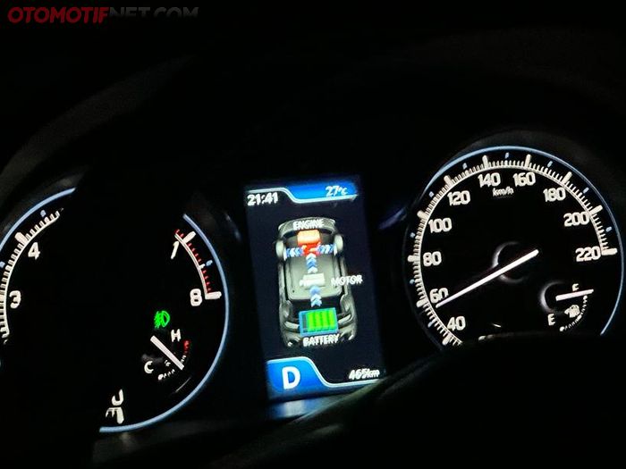 Saat akselerasi awal, ISG bekerja membantu putaran mesin, sehingga tidak perlu injak gas terlalu dalam untuk berakselerasi kuat