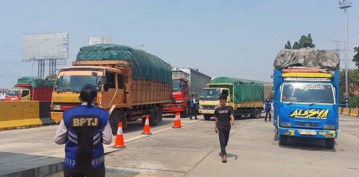Ratusan truk odol ditilang di Tol Jakarta-Tangerang