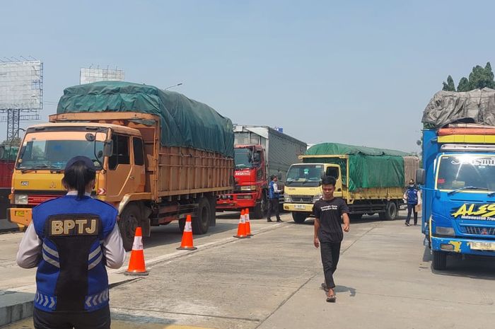 Ilustrasi truk barang